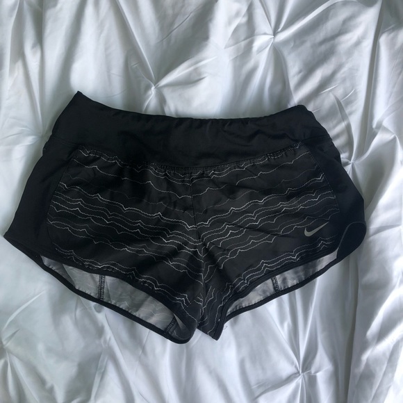 Nike Dri Fit Patterned Shorts - Picture 1 of 2